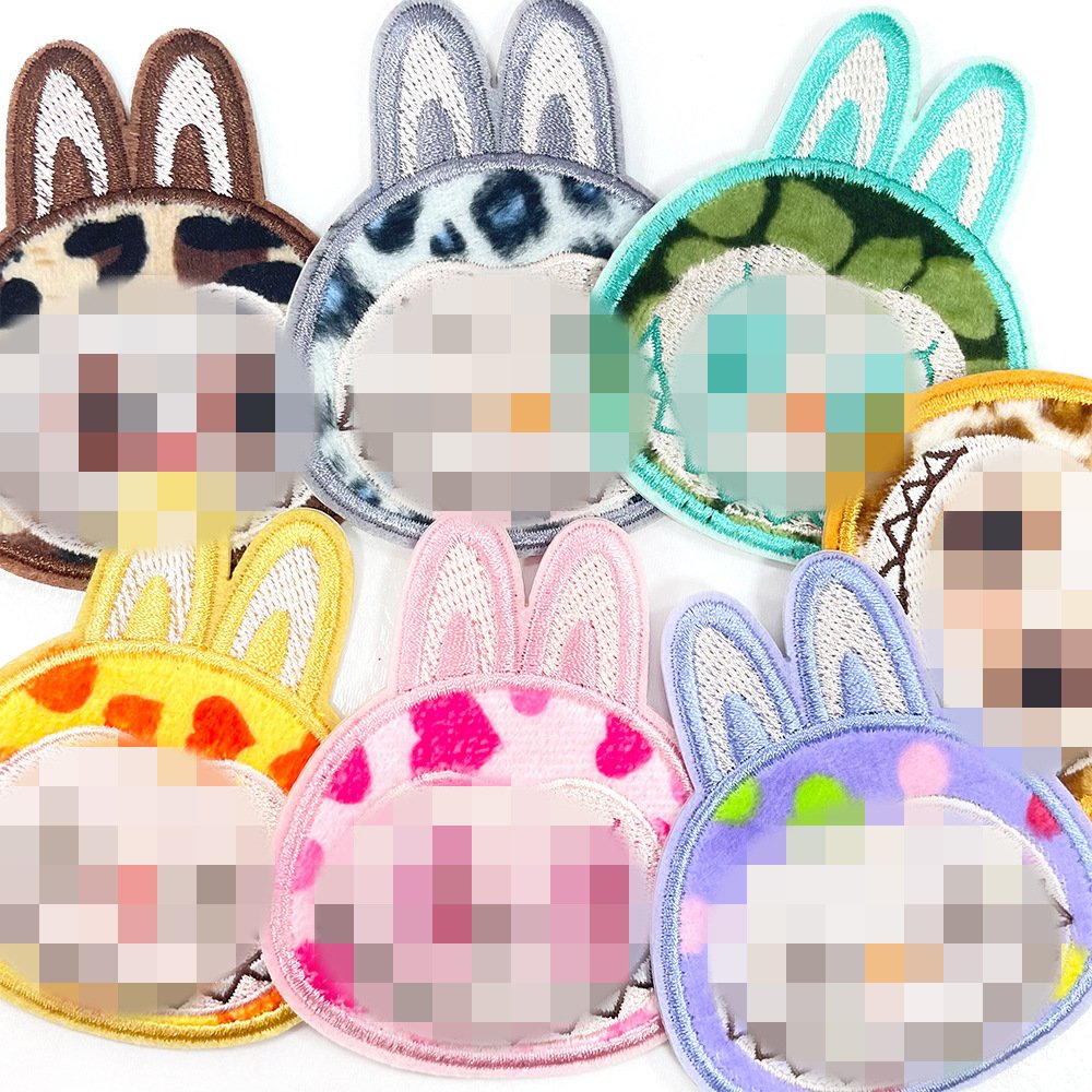 Cartoon no-sew embroidered decorative patches for DIY projects like phone cases and creative badges