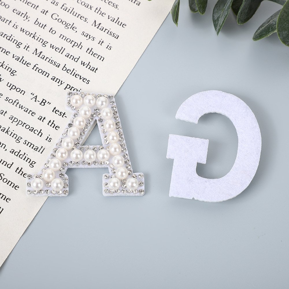 Hot-Selling 26 Letters Rhinestone Pearl Iron-On Patches – DIY Alphabet Appliques for Clothing, Hats & Accessories