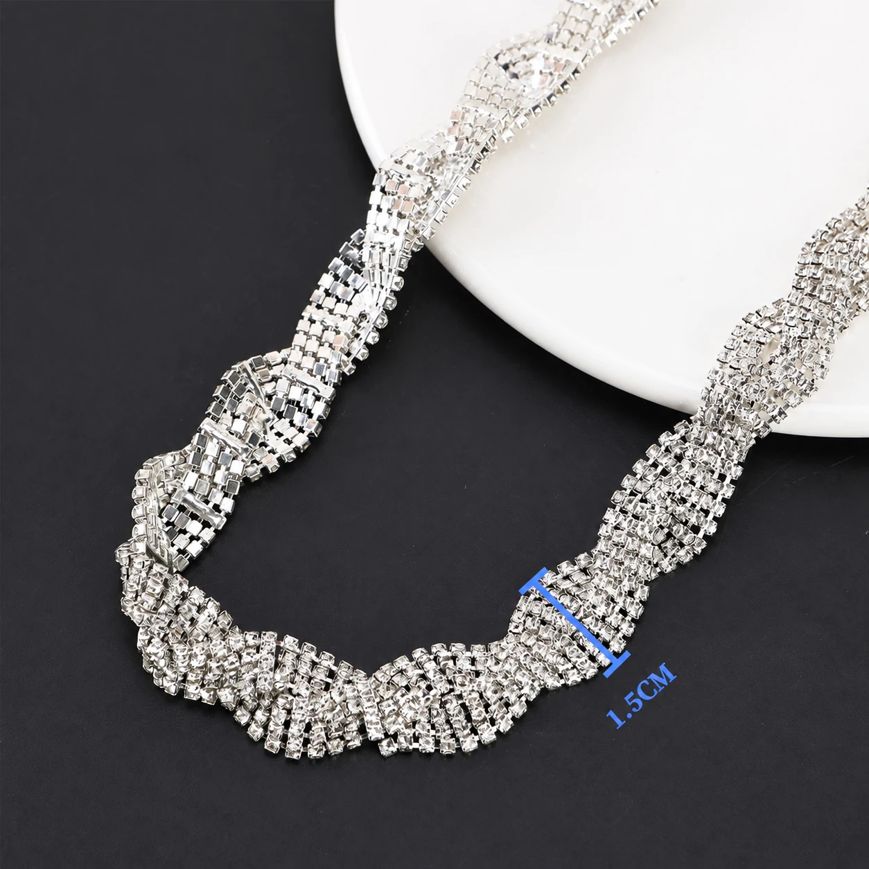 Ten twisted copper-base rhinestone chain patterns in silver-color and gold-color finishes