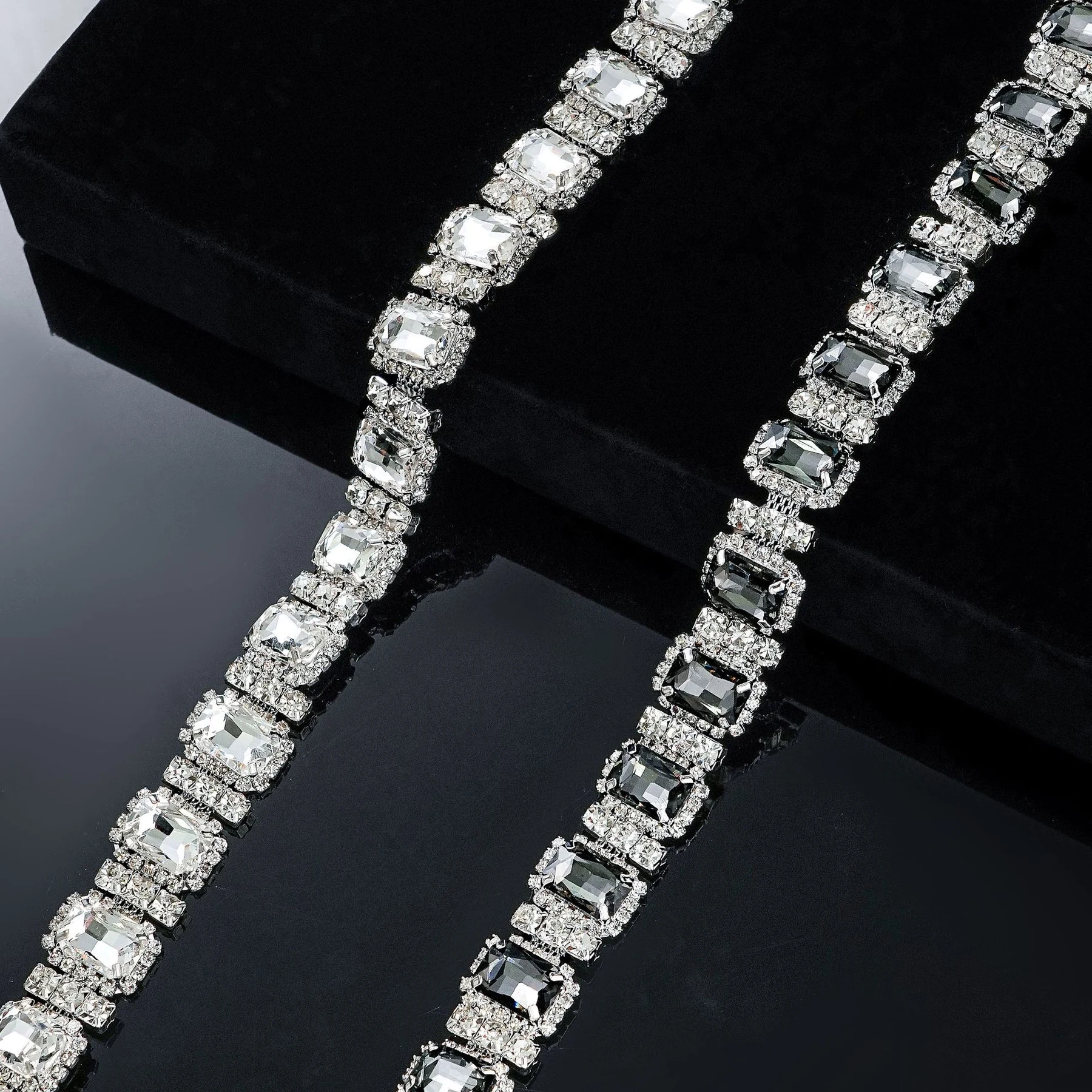 1.8 cm Square-Cut Glass Rhinestone Chain reference
