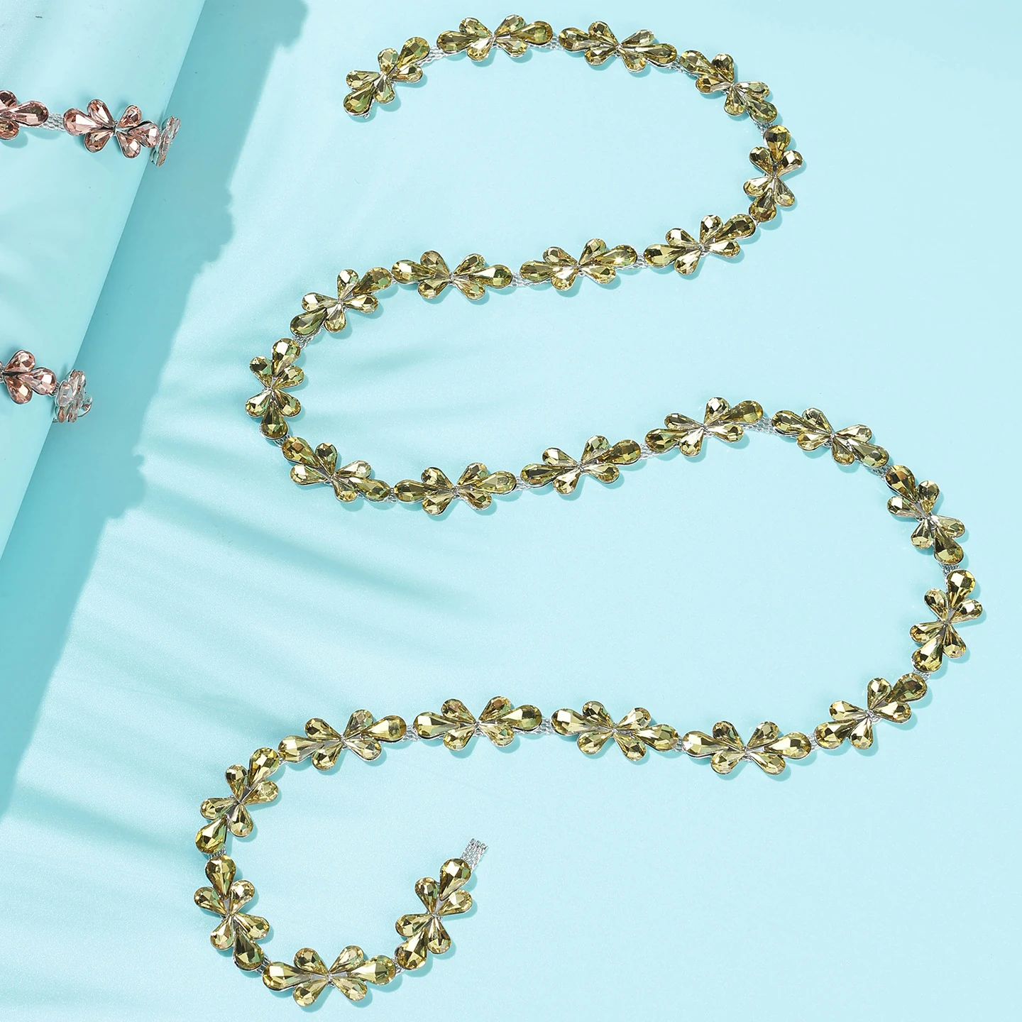 Four-Leaf Clover Crystal Rhinestone Chain product image 3